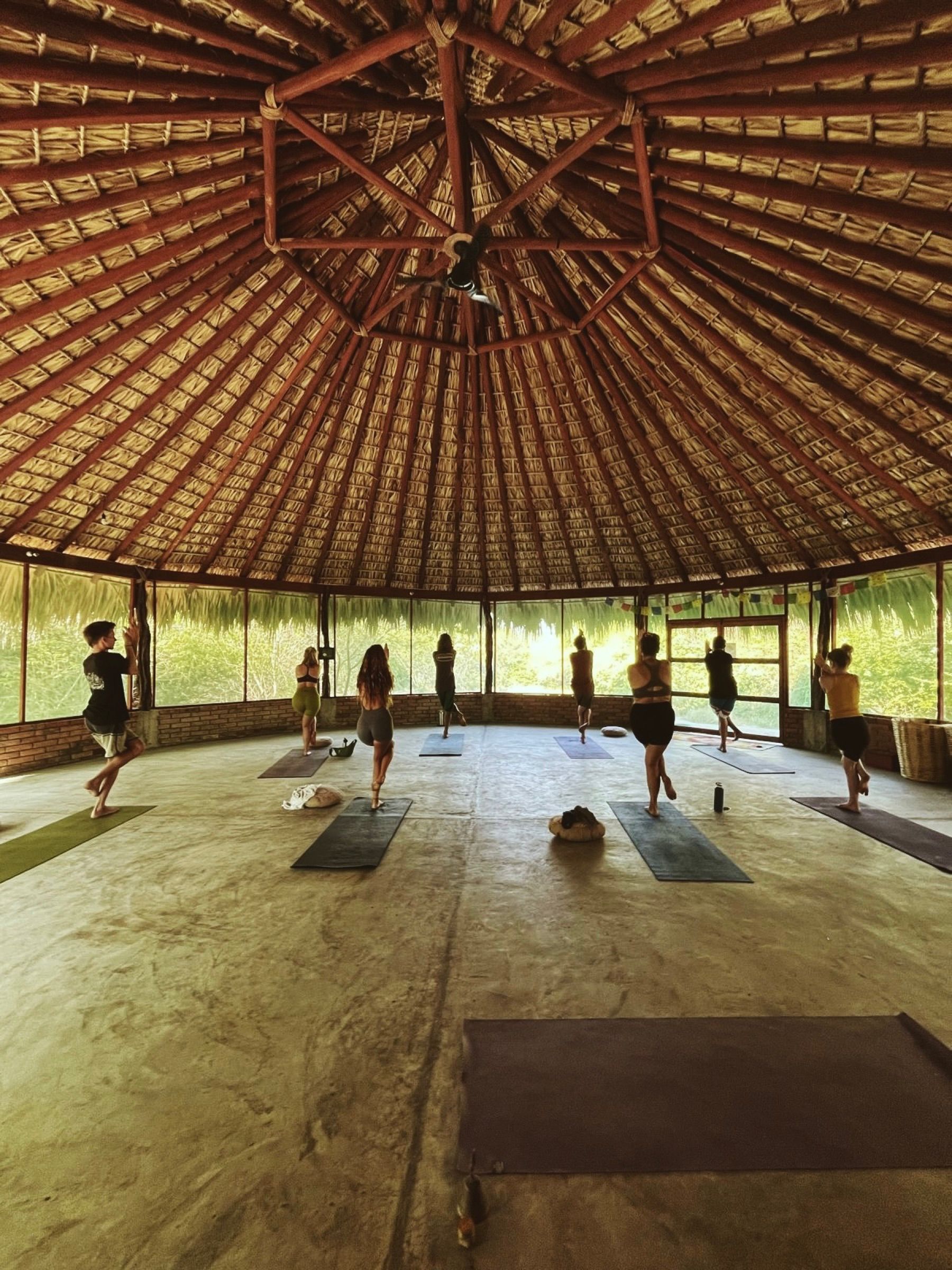 Karma yoga y servicio en el Shanti Lanka Ashram